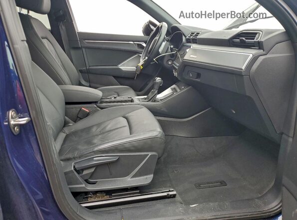 WA1AECF34K1075896 2019 AUDI Q3 Blue Вид салону спереду