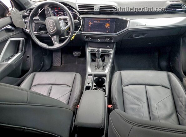 WA1AECF34K1075896 2019 AUDI Q3 Blue Вид панелі приладів