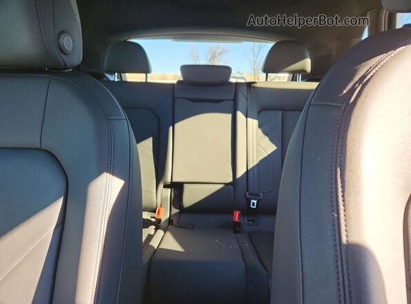 WA1AECF3XK1079774 2019 AUDI Q3 Gray Widok tylnych siedzeń