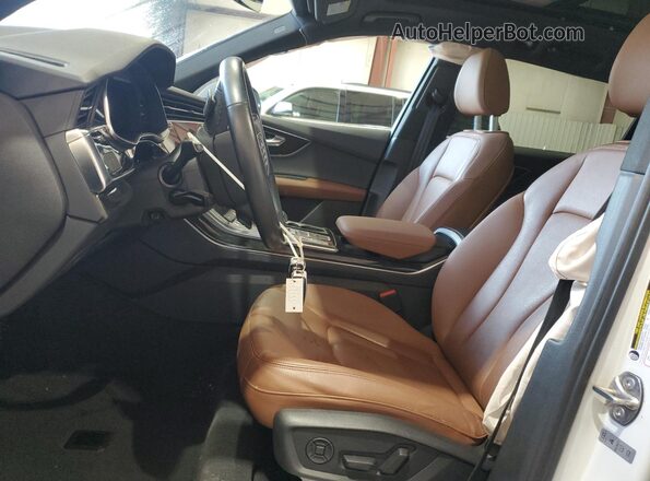 WA1AJAF79MD033499 2021 AUDI Q7 White Вид салону спереду