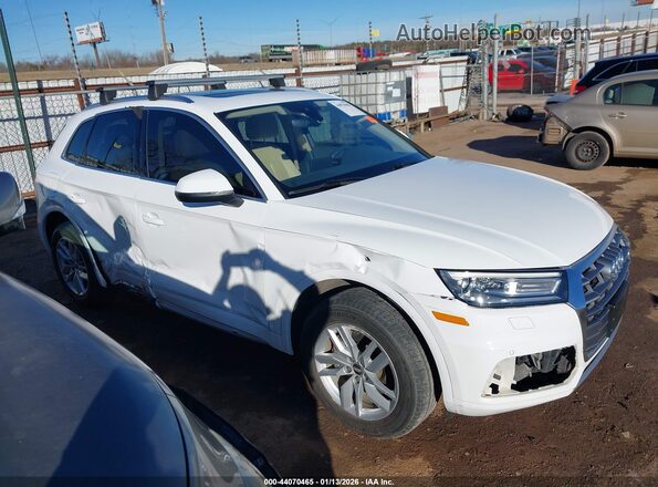 WA1ANAFY3L2115669 2020 AUDI Q5 White Widok wnętrza z tyłu