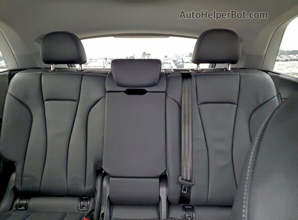 WA1AVBF16PD029923 2023 AUDI Q8 White Вид задніх сидінь