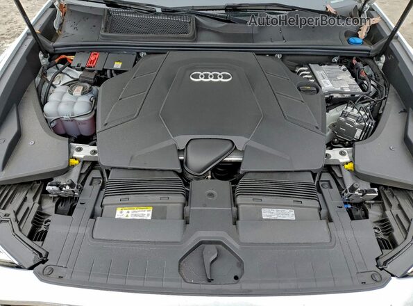 WA1AVBF16PD029923 2023 AUDI Q8 White Вид підкапотного простору