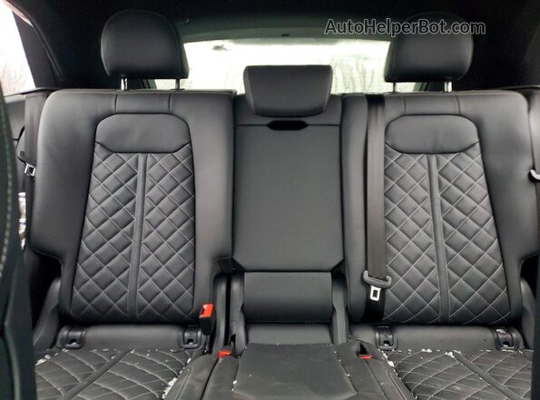 WA1AWBF16SD024744 2025 AUDI SQ8 Blue Вид задніх сидінь