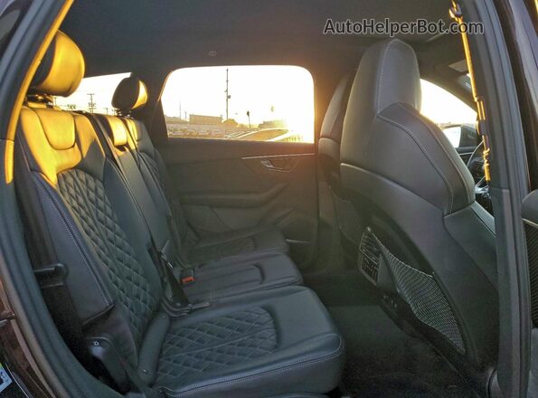 WA1AWBF79ND019210 2022 AUDI SQ7 Maroon Vista interior trasera