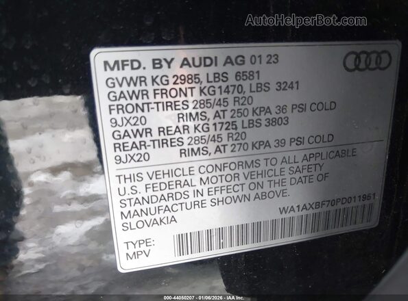 WA1AXBF70PD011951 2023 AUDI Q7 Black Engine compartment view