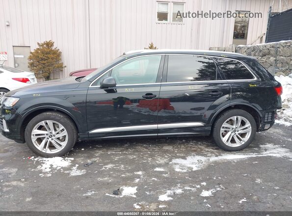 WA1AXBF70PD011951 2023 AUDI Q7 Black 360 interior view
