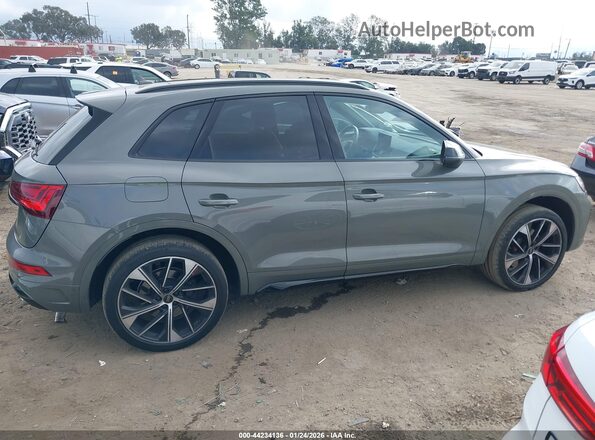 WA1B4AFY4P2195285 2023 AUDI SQ5 Gray Widok wnętrza z tyłu