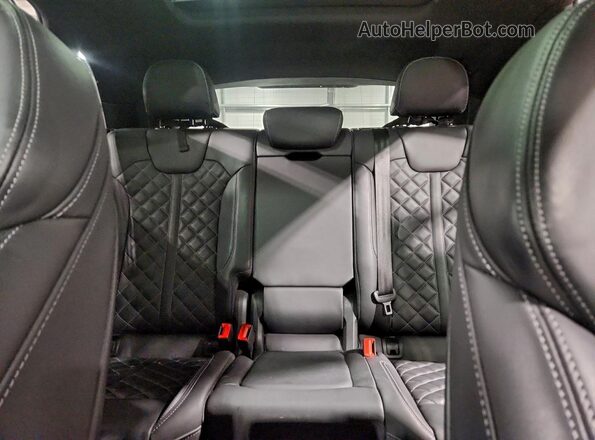 WA1B4AFY9R2102702 2024 AUDI SQ5 Black Widok tylnych siedzeń