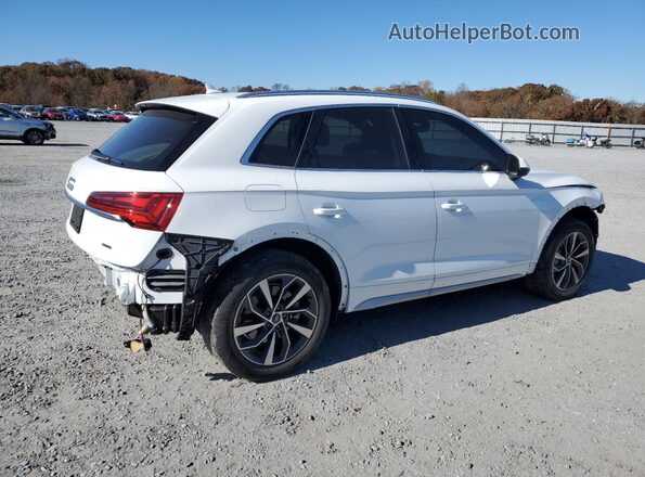 WA1BAAFY1M2131256 2021 AUDI Q5 White 