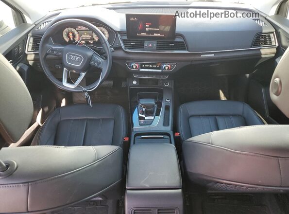 WA1BAAFY1M2131256 2021 AUDI Q5 White 