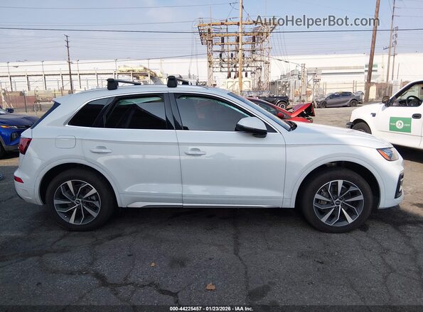 WA1BAAFY9M2024732 2021 AUDI Q5 Белый Вид щитка приборов