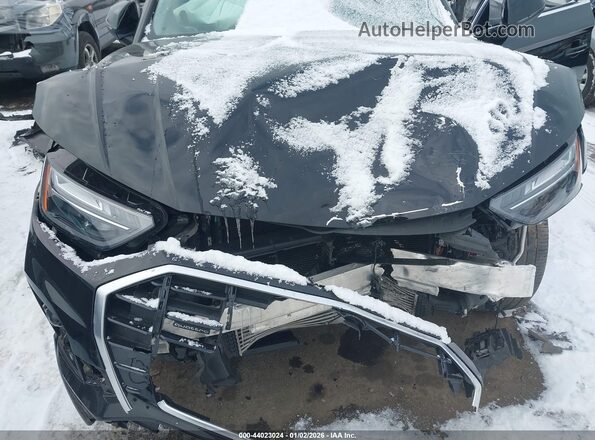 WA1BAAFY9M2037030 2021 AUDI Q5 Black Front view