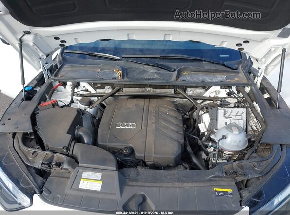 WA1BAAFYXM2019765 2021 AUDI Q5 White Rear view