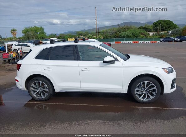 WA1BAAFYXM2019765 2021 AUDI Q5 White Rear interior view