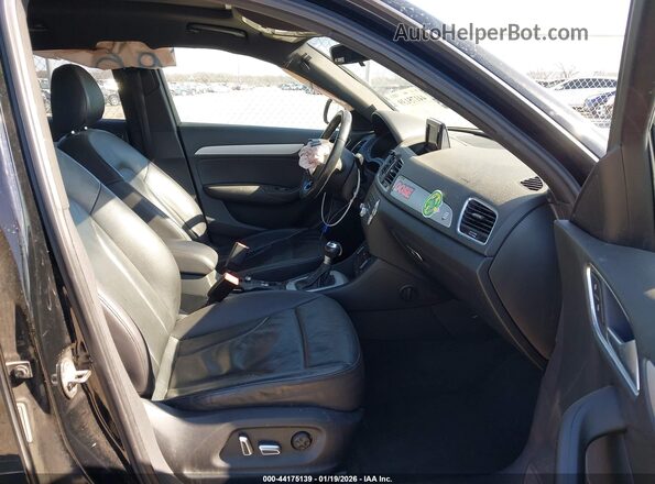 WA1BCCFS0JR011775 2018 AUDI Q3 Black 