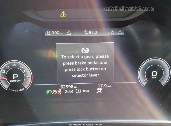 WA1BECF39K1066681 2019 AUDI Q3 Dark Blue Vista de los asientos traseros