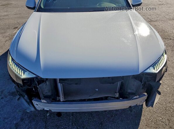 WA1BVBF10PD013401 2023 AUDI Q8 White Vista interior trasera