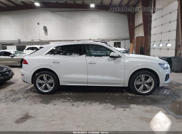 WA1BVBF16ND017496 2022 AUDI Q8 White Вид задньої частини салону