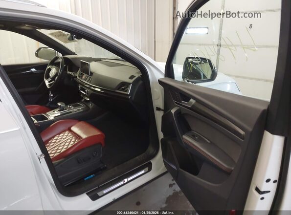 WA1C4AFY0J2139307 2018 AUDI SQ5 Белый Вид салона спереди