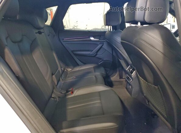 WA1C4AFY6K2000901 2019 AUDI SQ5 White Вид задньої частини салону
