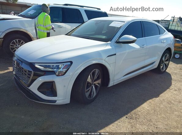 WA1CAAGE6RB024946 2024 AUDI Q8 E-TRON White წინა მარცხენა ხედი სამი მეოთხედიდან