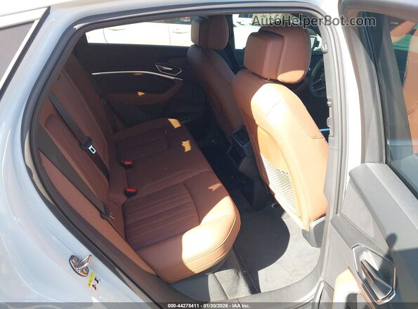 WA1CAAGE6RB024946 2024 AUDI Q8 E-TRON White VIN კოდის სტიკერის ხედი