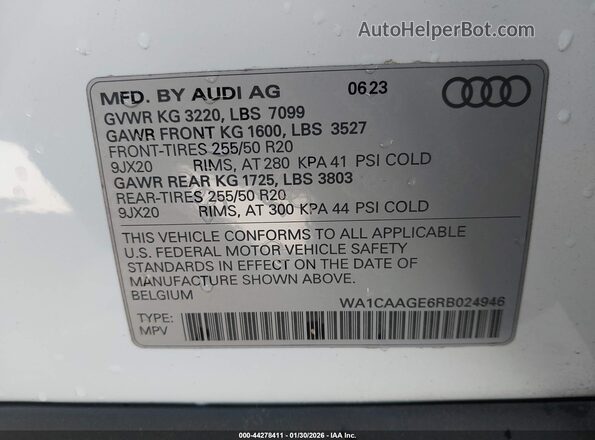 WA1CAAGE6RB024946 2024 AUDI Q8 E-TRON White ძრავის განყოფილების ხედი