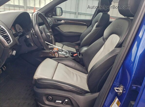 WA1CCAFP5HA065375 2017 AUDI SQ5 Blue Вид салону спереду