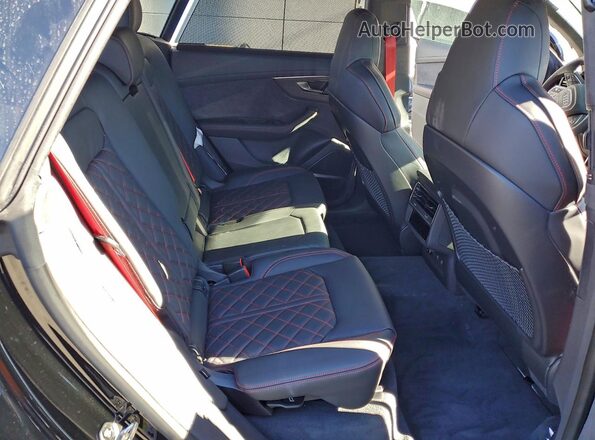 WA1CWBF19SD038002 2025 AUDI SQ8 Black უკანა სალონის ხედი