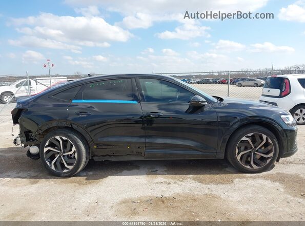 WA1DAAGE3RB042745 2024 AUDI Q8 E-TRON Black Панорамний вид салону 360°