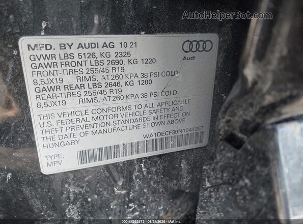 WA1DECF30N1044257 2022 AUDI Q3 Black Vista del compartimento del motor