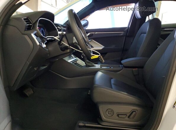 WA1DECF32S1061430 2025 AUDI Q3 Белый Вид салона спереди