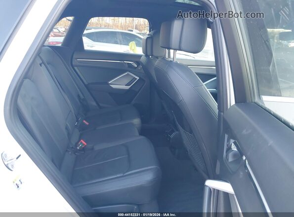 WA1DECF38P1105986 2023 AUDI Q3 White Вид наклейки з VIN-кодом