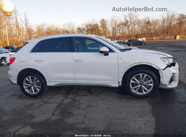 WA1DECF38P1105986 2023 AUDI Q3 White Вид задньої частини салону