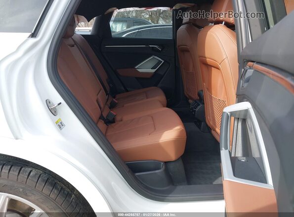 WA1DECF39P1136664 2023 AUDI Q3 White VIN კოდის სტიკერის ხედი