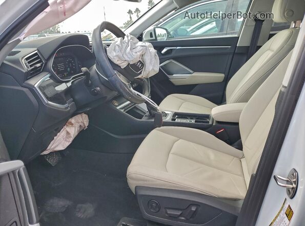 WA1DECF3XN1005126 2022 AUDI Q3 Белый Вид салона спереди