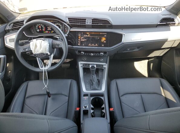 WA1DECF3XR1154402 2024 AUDI Q3 Black Widok deski rozdzielczej