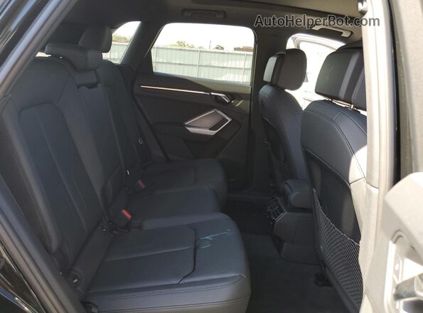 WA1DECF3XR1154402 2024 AUDI Q3 Black Widok wnętrza z tyłu