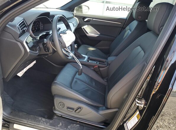 WA1DECF3XR1154402 2024 AUDI Q3 Black Widok wnętrza z przodu