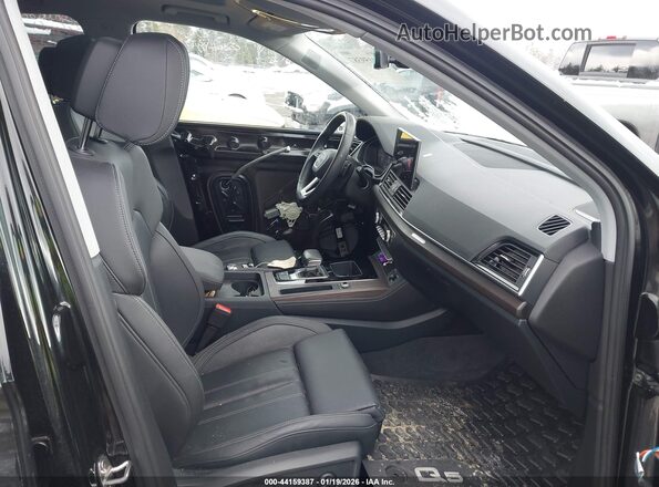 WA1EAAFY3R2095025 2024 AUDI Q5 Black წინა სალონის ხედი