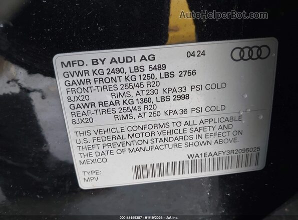 WA1EAAFY3R2095025 2024 AUDI Q5 Black ძრავის განყოფილების ხედი
