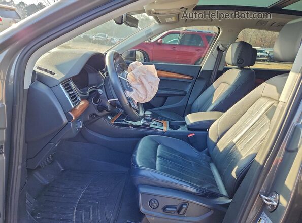WA1EAAFY7P2057018 2023 AUDI Q5 Gray Вид салону спереду