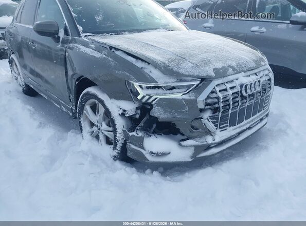 WA1EECF31R1174302 2024 AUDI Q3 Gray Front view