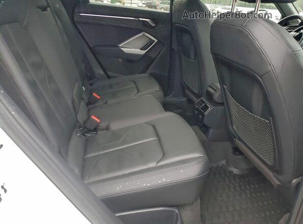WA1EECF33N1032074 2022 AUDI Q3 White Вид задньої частини салону