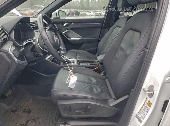 WA1EECF33N1032074 2022 AUDI Q3 White Вид салону спереду