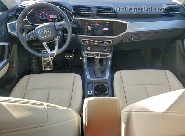 WA1EECF34L1041668 2020 AUDI Q3 White Vista del salpicadero