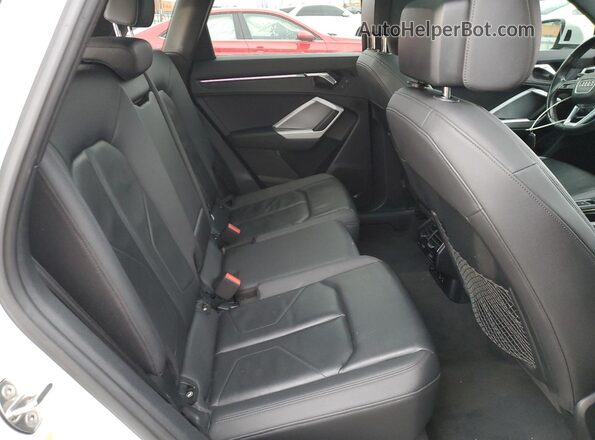 WA1EECF35N1057784 2022 AUDI Q3 White Вид задньої частини салону