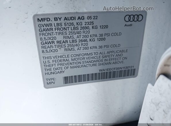 WA1EECF35N1130121 2022 AUDI Q3 White Engine compartment view