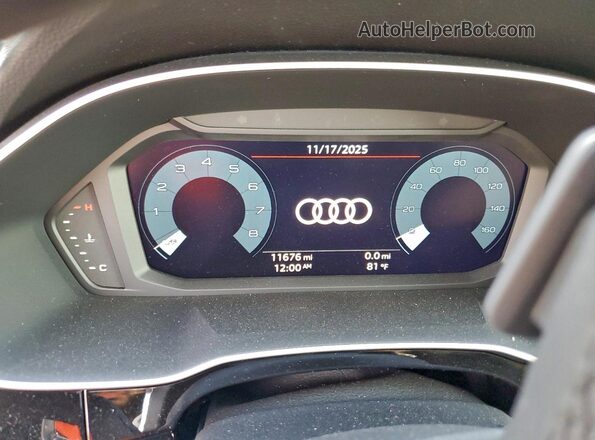 WA1EECF35R1180202 2024 AUDI Q3 White ხელსაწყოთა პანელის ხედი